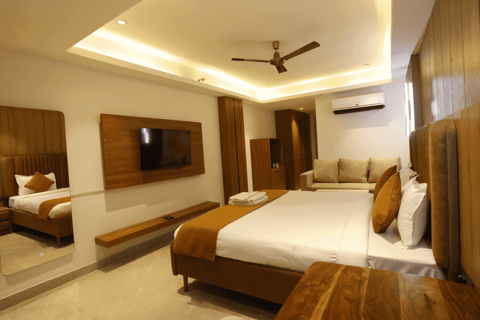 Where to Stay Near Golf Course Noida